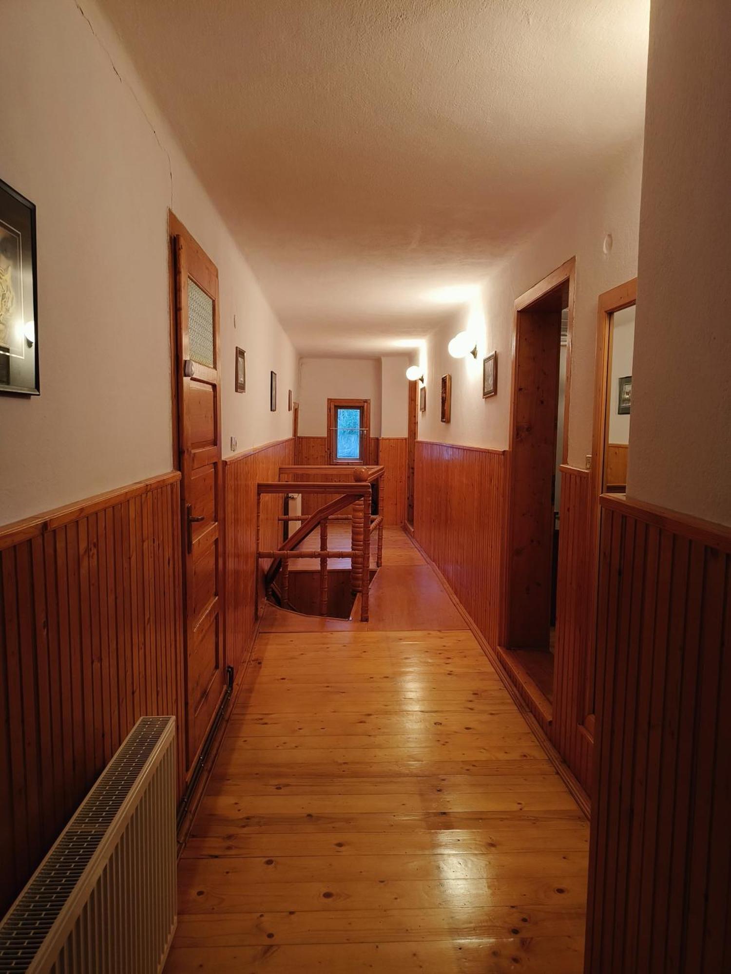 Casa Dintre Meri Пояна-Мерулуй Екстер'єр фото