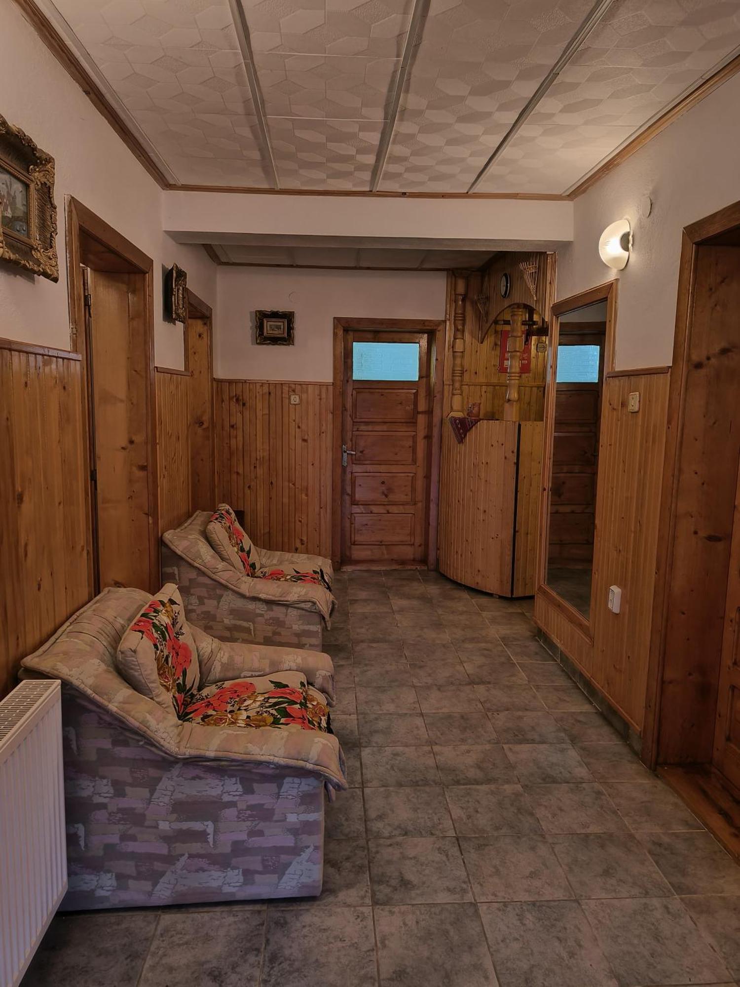 Casa Dintre Meri Пояна-Мерулуй Екстер'єр фото